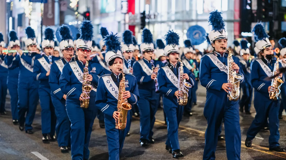 Illustration - Taxi Green Line Marching Band a Wattignies : retour depuis Lille ce 8…
